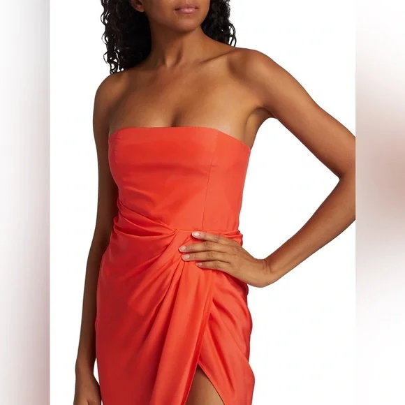 Gauge81
Lica Strapless Draped Asymmetric Dress - Picture 5 of 11